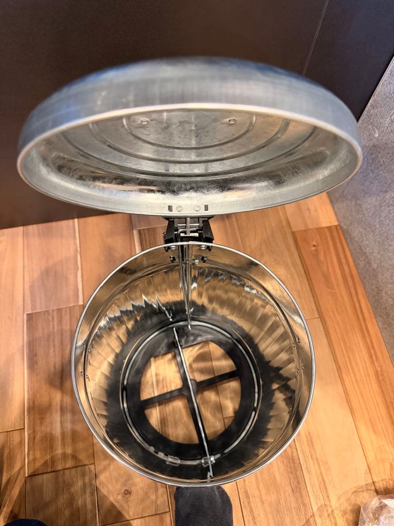 新品未使用 限定Snap-on ペダル式スチールゴミ箱 FUJ290TC