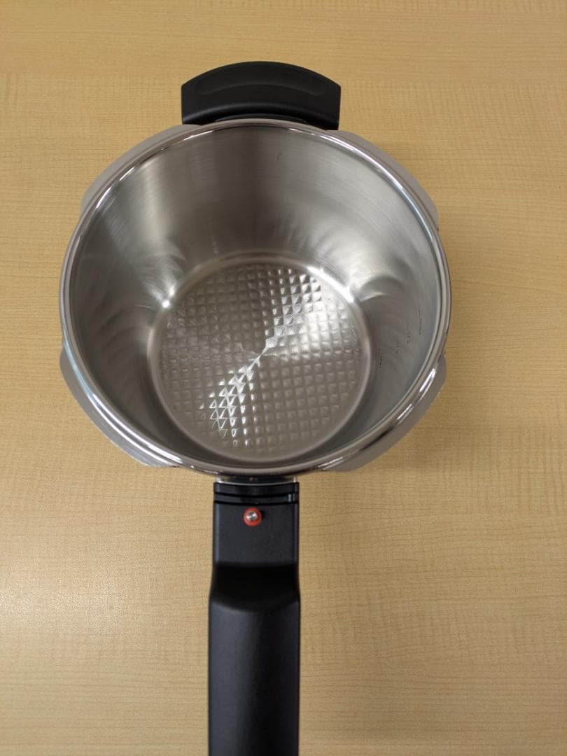 未使用品フィスラー(Fissler) 圧力鍋　コンフォート2.5L　ガラス蓋付き