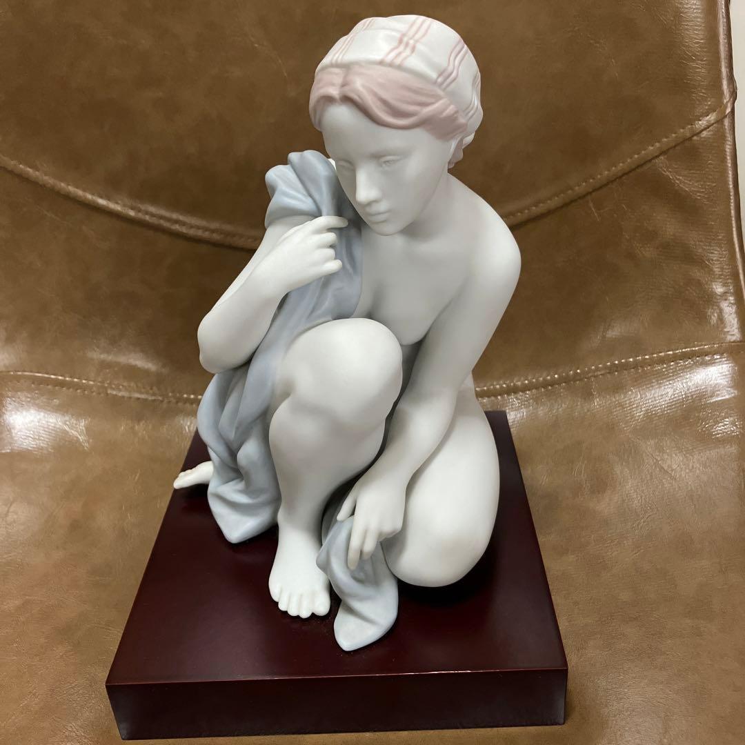 リヤドロLLADRO 婦人像　ほぼ未使用