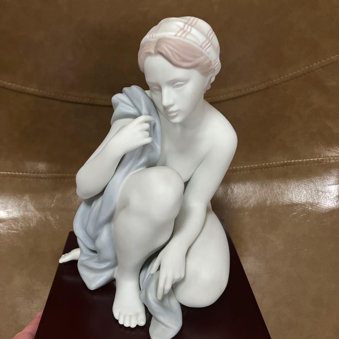 リヤドロLLADRO 婦人像　ほぼ未使用