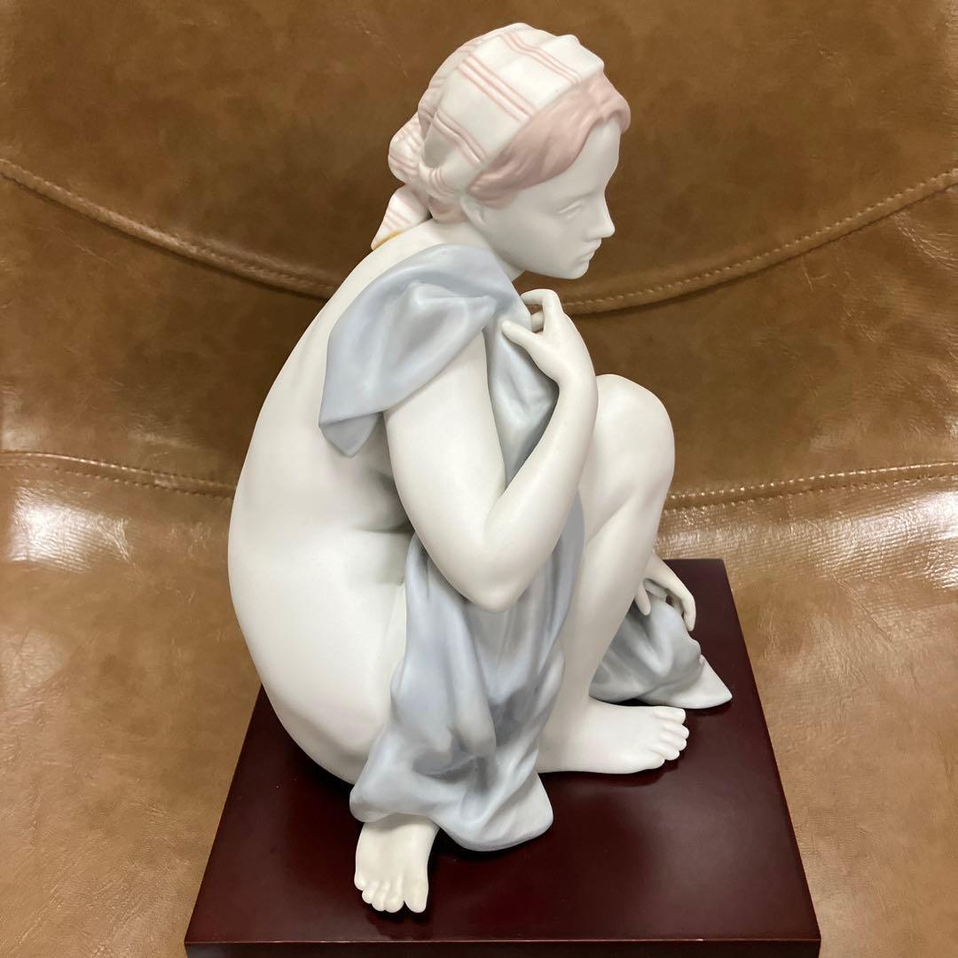 リヤドロLLADRO 婦人像　ほぼ未使用