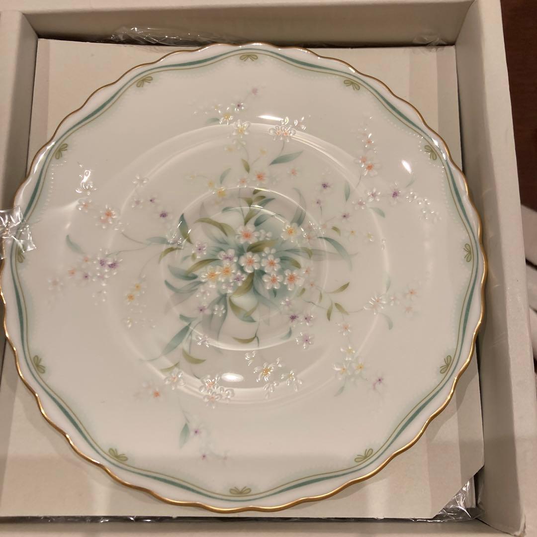 ノリタケ　白い小花のブーケ模様　６客　未使用