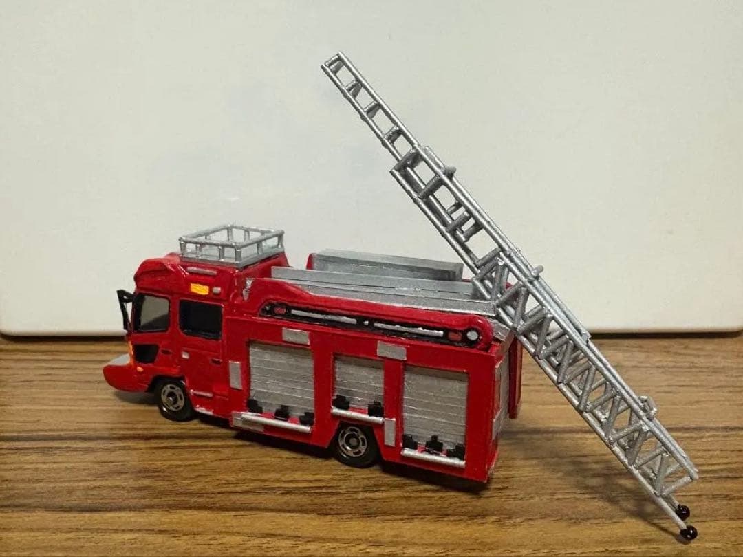 トミカ 消防車改造セット 大規模震災用高度救助車と大型水槽