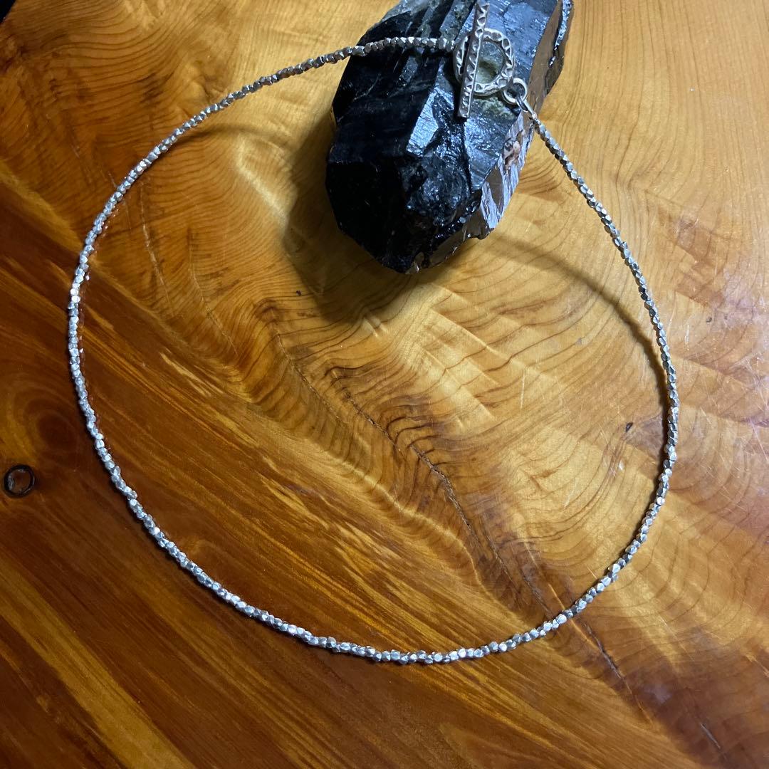 カレンシルバー　ランダムカットビーズ40cm 1.6mm