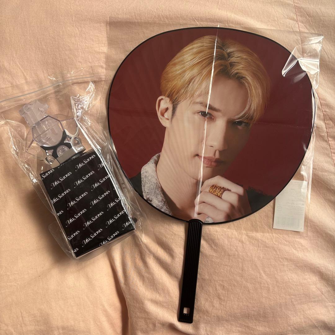 SixTONES MILESixTONES ジェシー うちわ ペンライト セット - メルカリ