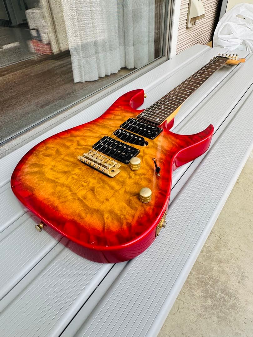 エレキギター クワルツメイプル レッド/イエロー