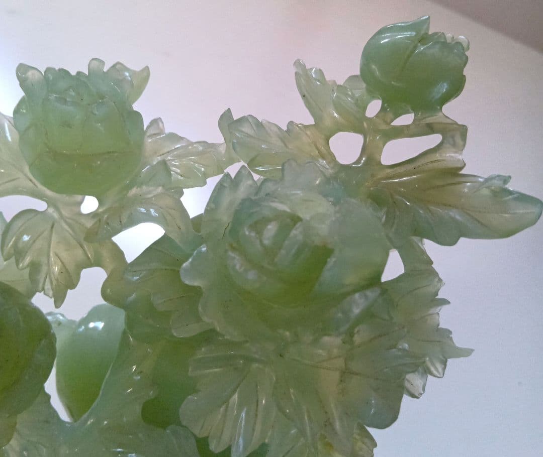 特大26cm 玉 彫刻花瓶 牡丹透かし彫り縁起物 中国美術 台座付 分離式
