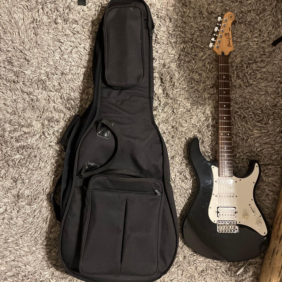Yamaha Pacifica ブラックエレキギター