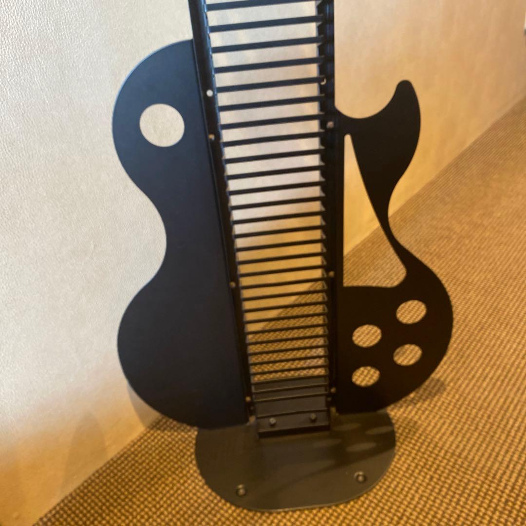 レア・希少　入手困難　CDラック・タワー　CD収納　ギターデザイン　約60枚収納