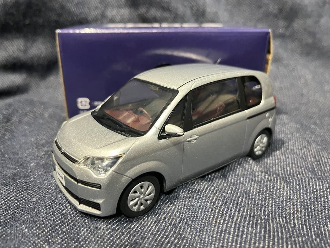 トヨタ］スペイド カラーサンプルミニカー［シルバーメタリック