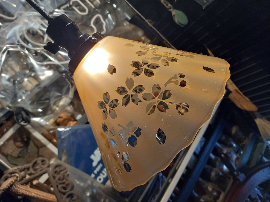 和　モダン　桜　サクラ　和柄　磨り硝子　ブラウン　フリル　シェード　ランプ