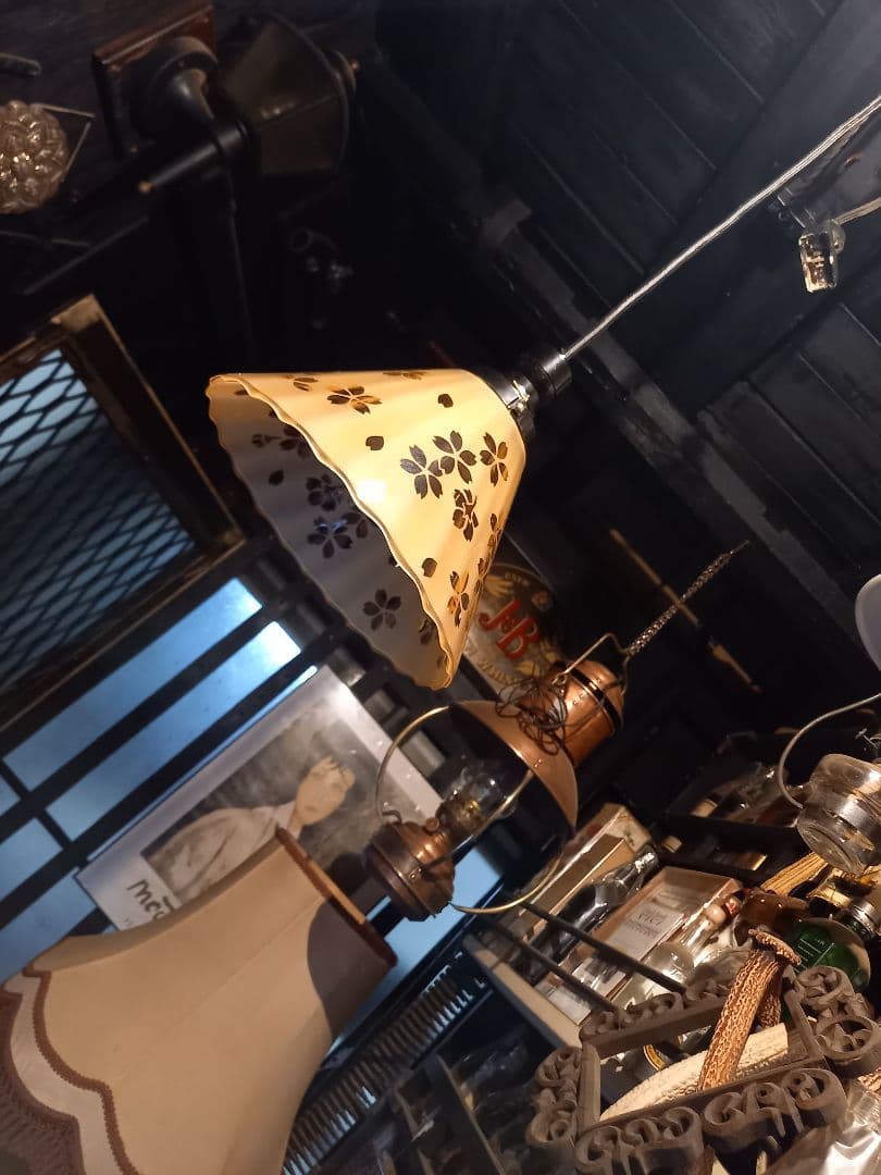 和　モダン　桜　サクラ　和柄　磨り硝子　ブラウン　フリル　シェード　ランプ