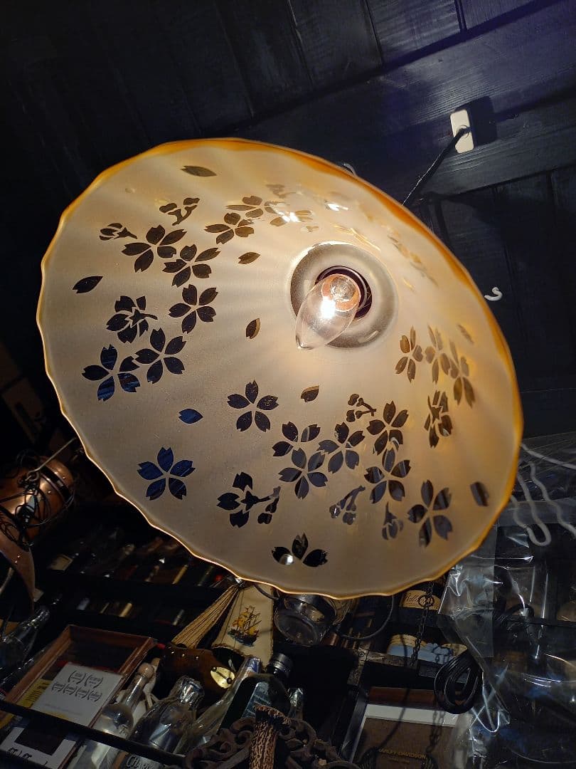 和　モダン　桜　サクラ　和柄　磨り硝子　ブラウン　フリル　シェード　ランプ