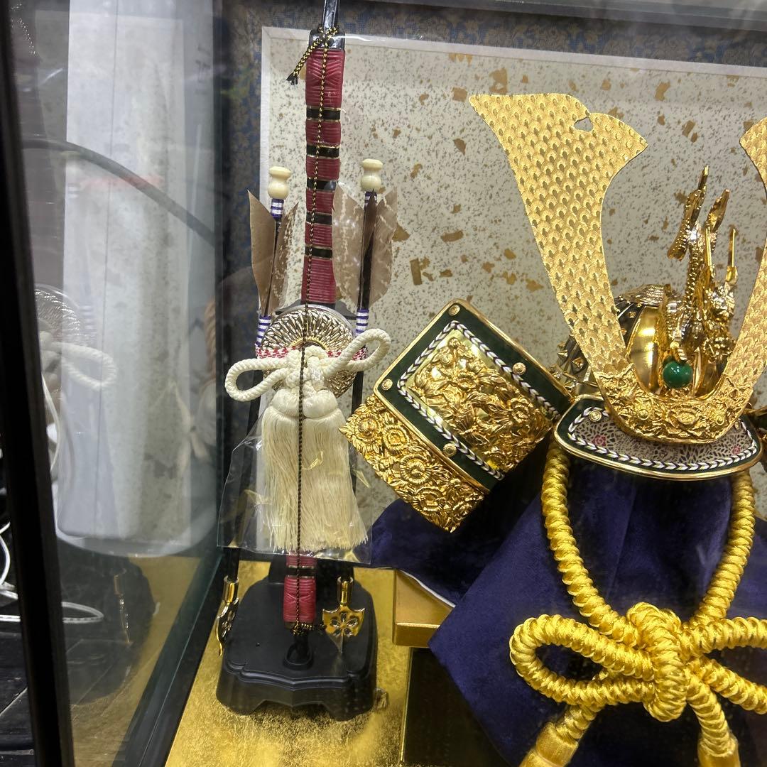 芳寿　京華　落款　5月人形　兜　　13号総金具兜　緑糸中鍬型　弓太刀付　豪華絢爛