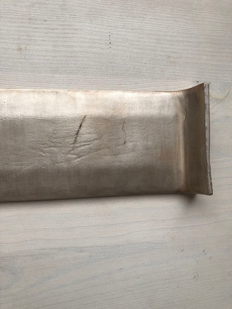 野田里美　足付 長板皿　銀彩