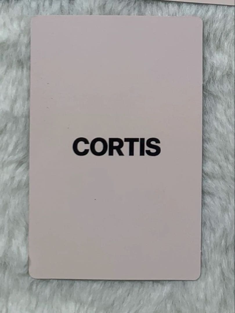 21日出品削除 Cortis マーティン トレカ 限定