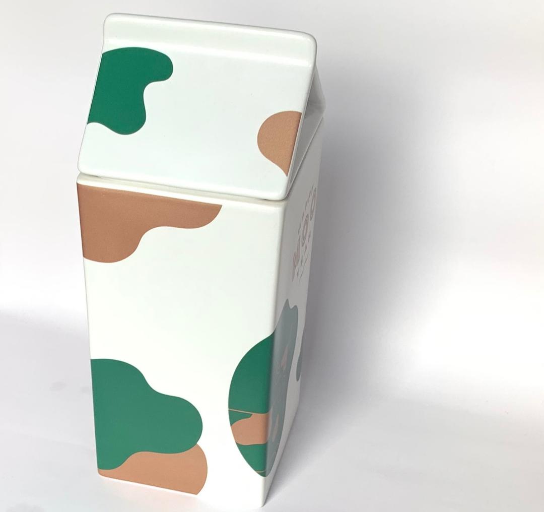 スターバックス台湾 2021年牛乳パックモチーフのポット/小物入れ 丑年