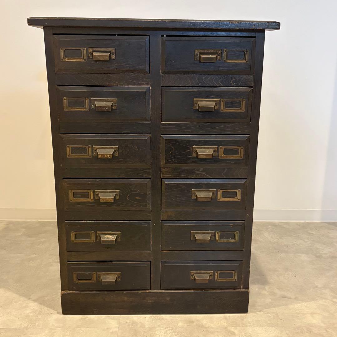 木製キャビネット　12杯　収納棚　大きめ　ビンテージ