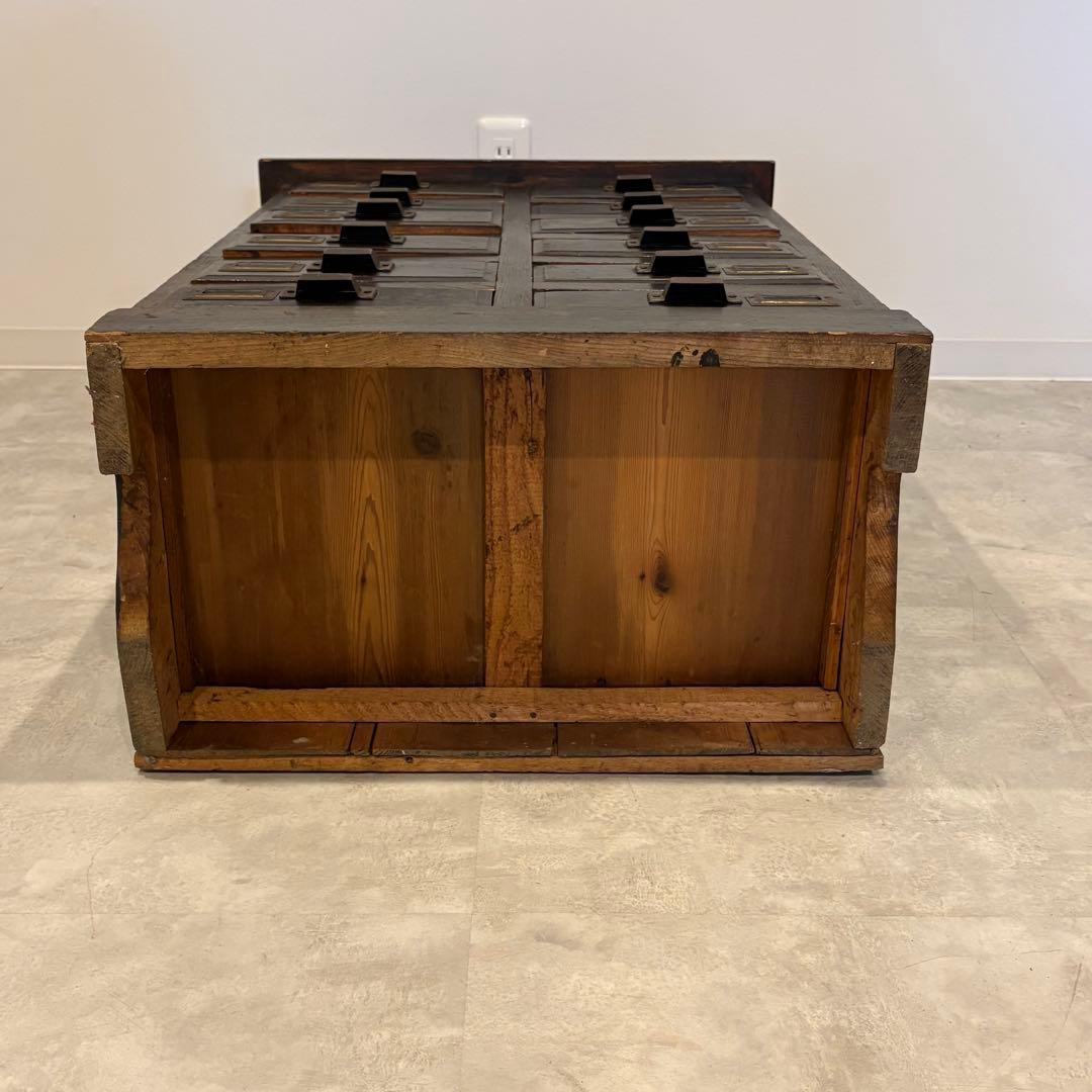 木製キャビネット　12杯　収納棚　大きめ　ビンテージ