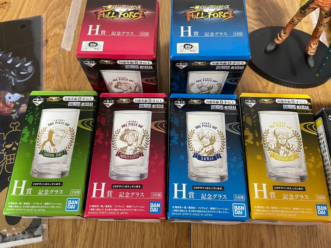 ワンピース　小物類　バラ売り　小皿　グラス　キーホルダー