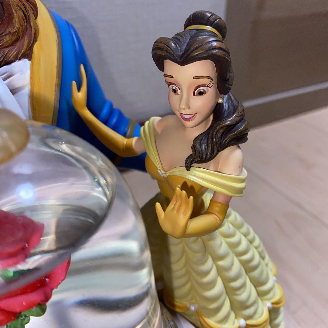 ディズニー　美女と野獣　オルゴール付きスノードームフィギュア