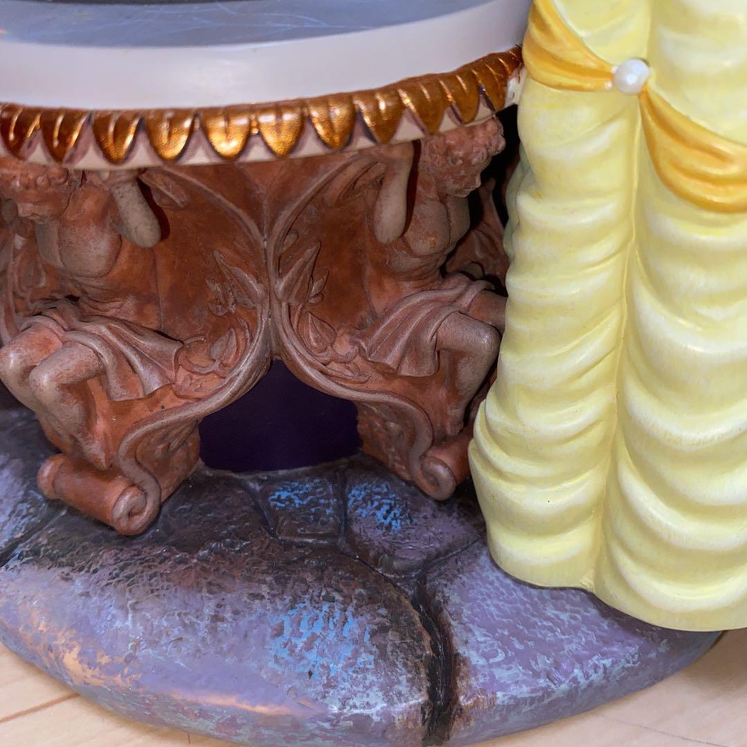 ディズニー　美女と野獣　オルゴール付きスノードームフィギュア