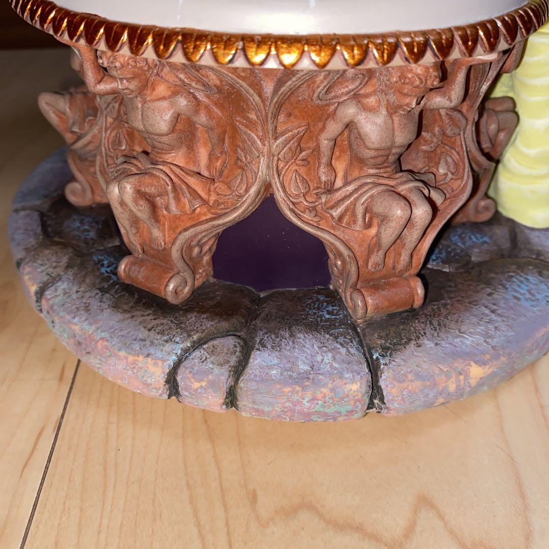 ディズニー　美女と野獣　オルゴール付きスノードームフィギュア