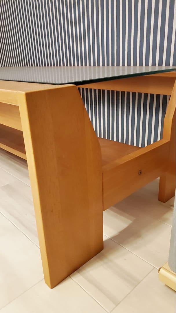 シンプルモダン 木製フレーム×ガラス天板 (収納棚付き)