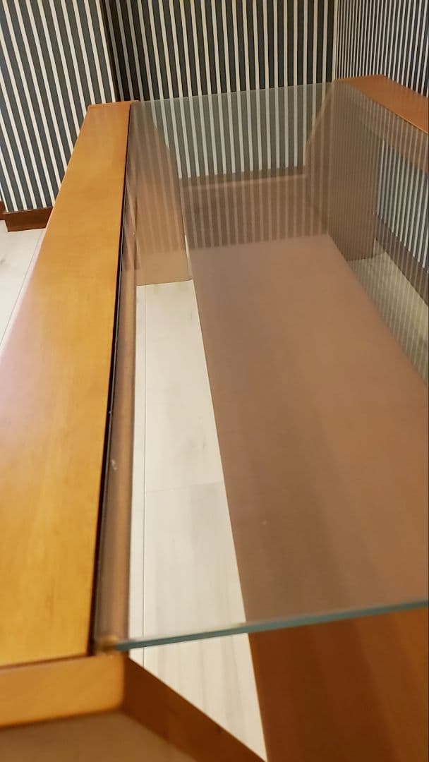 シンプルモダン 木製フレーム×ガラス天板 (収納棚付き)