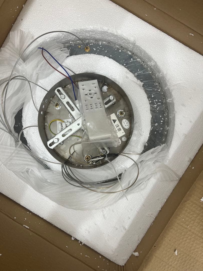 リモコン付き現代K9水晶LEDシャンデリアは、独特のダブルリング北ヨー