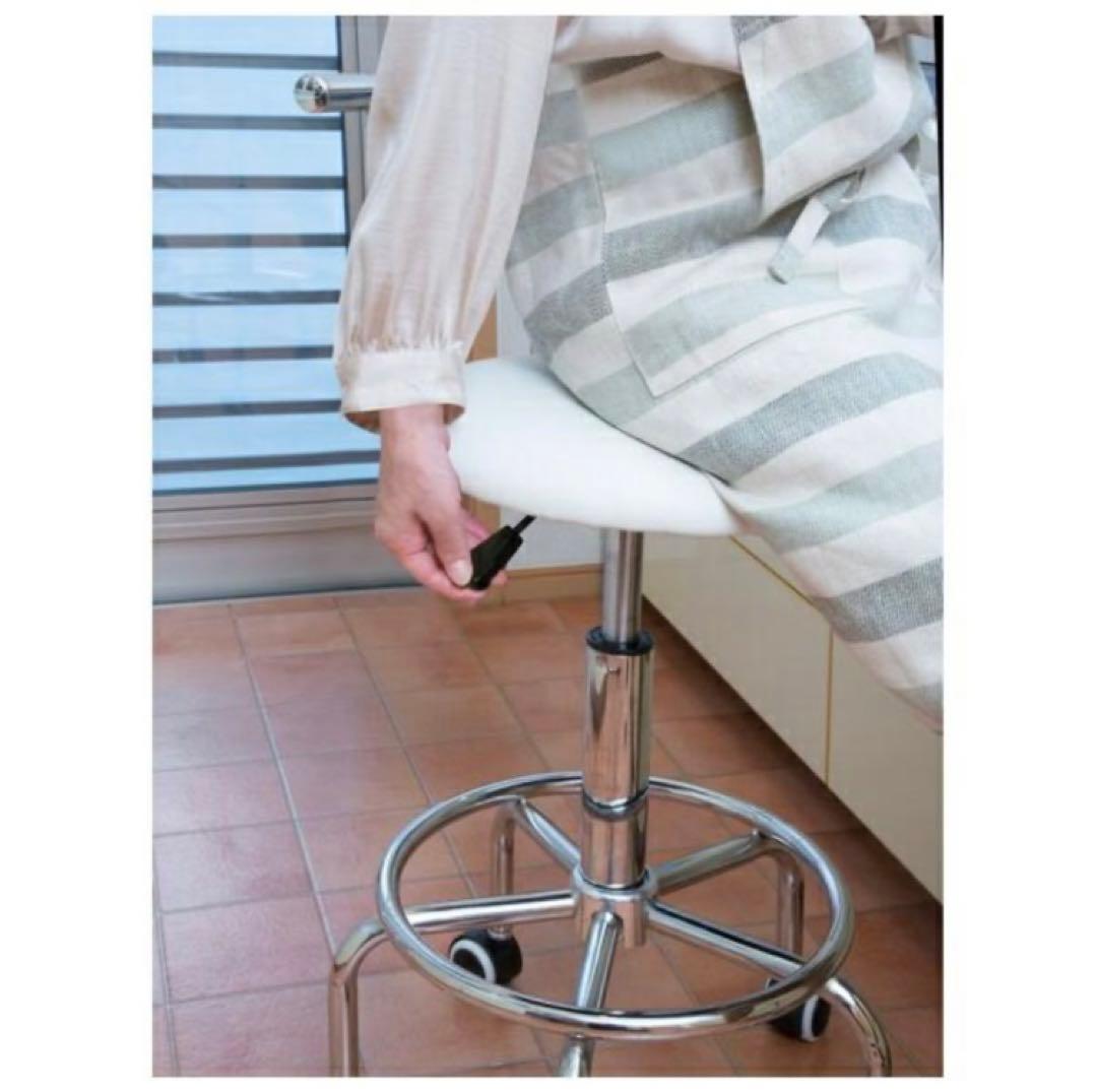 【新品＊未使用】キッチンスツール　キャスターチェア　くるくる椅子