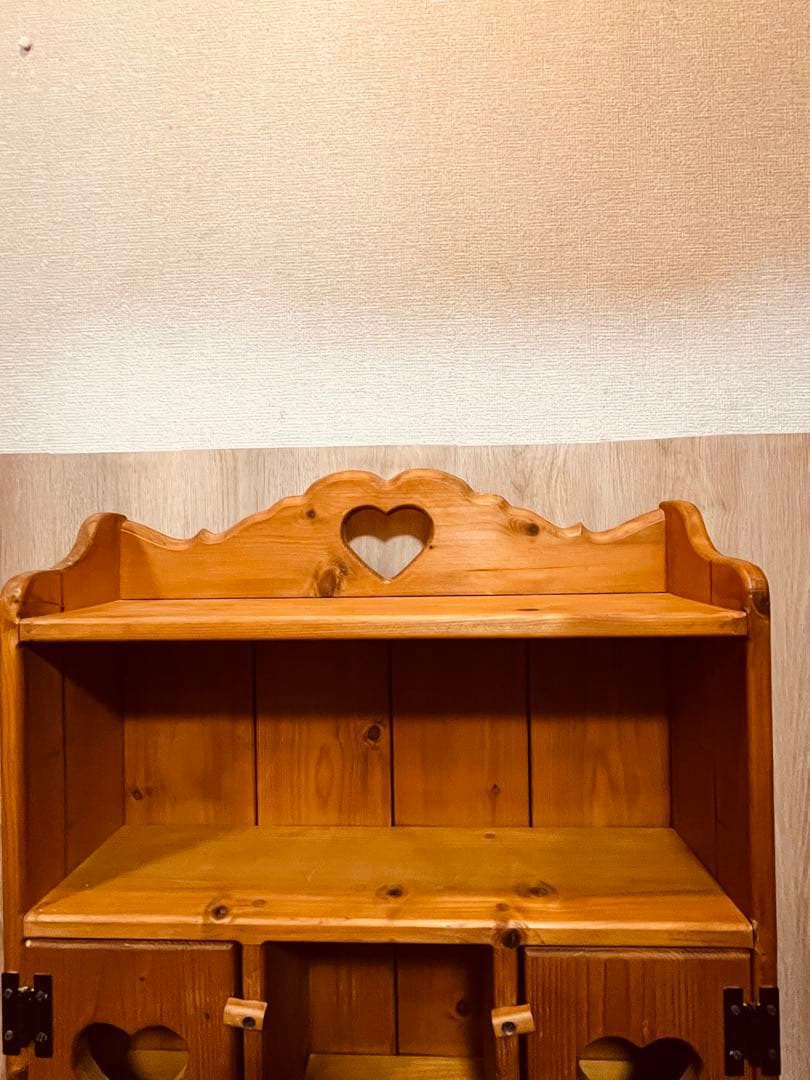 アメリカンカントリー家具　カントリーハート　木製ハート型扉付きシェルフ