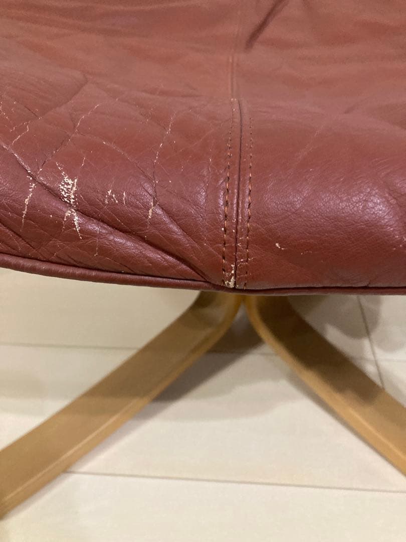 バットネ VATNE”社“ファルコンチェア Falcon Chair オットマン