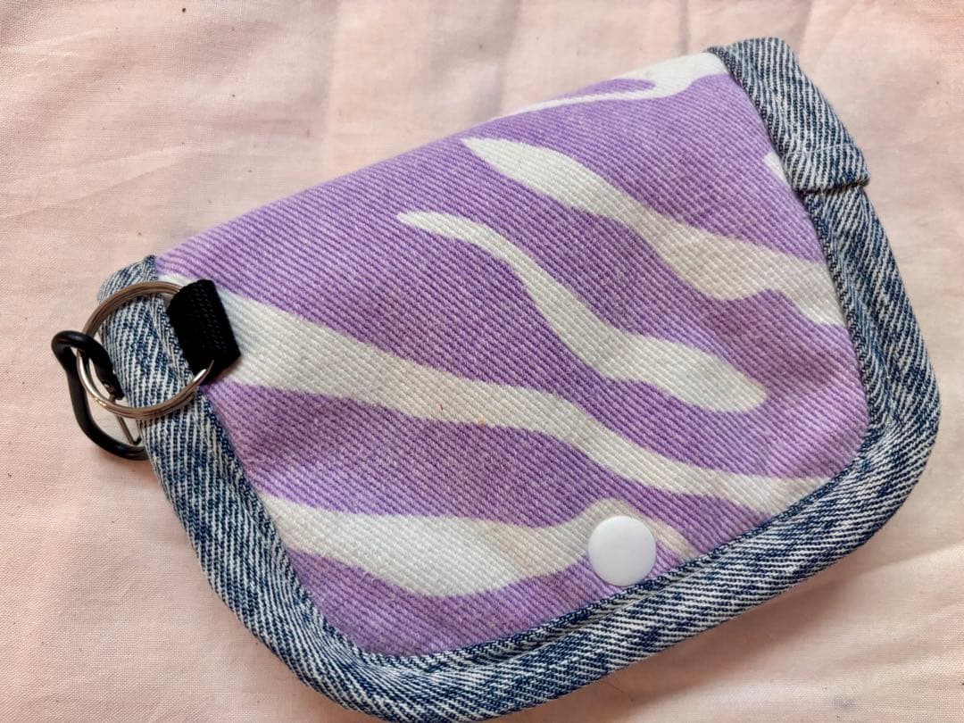 2つ折りポーチ ゼブラ柄デニム