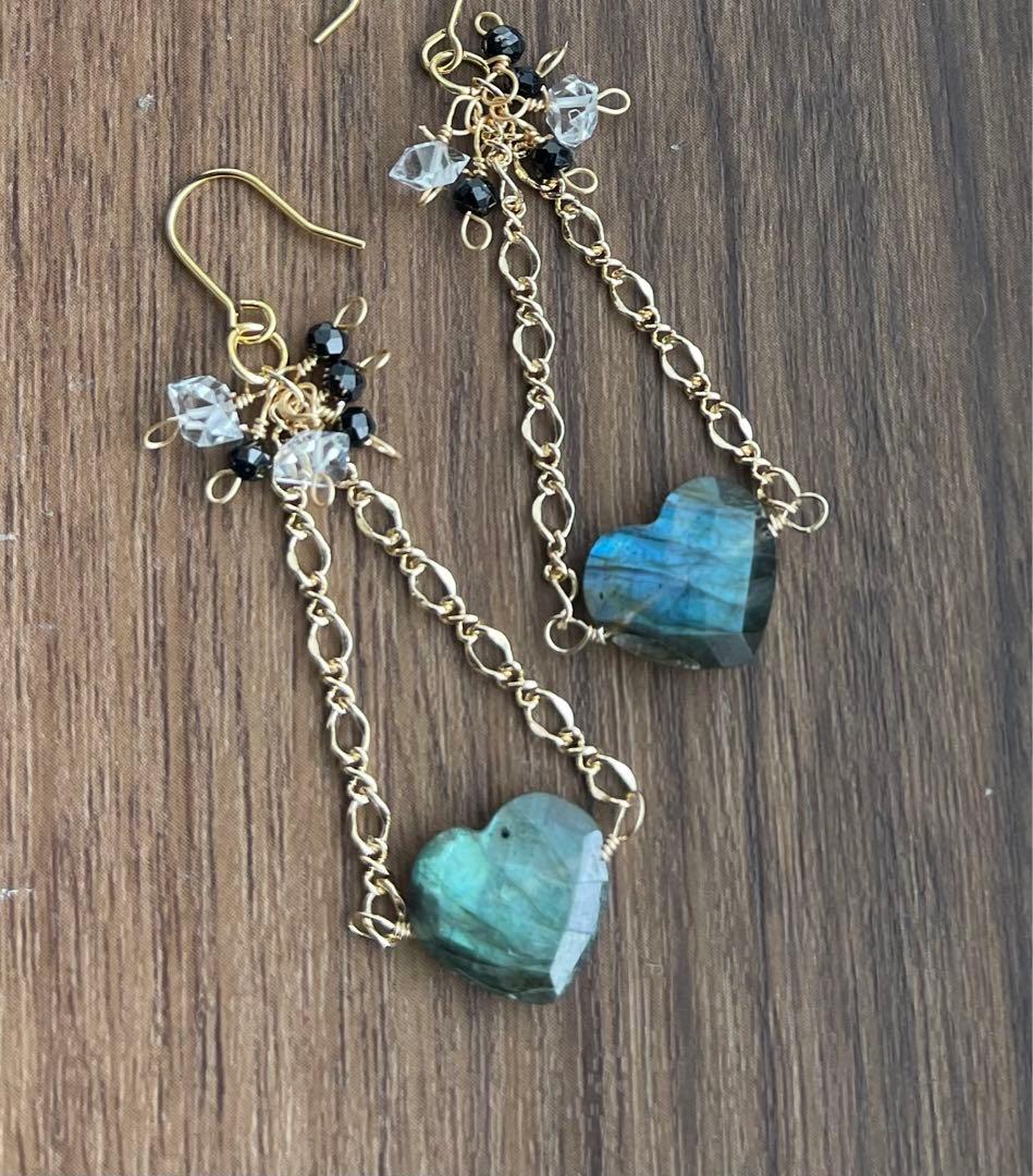 ハートラブラドライトのピアスチャーム·͜· ︎︎