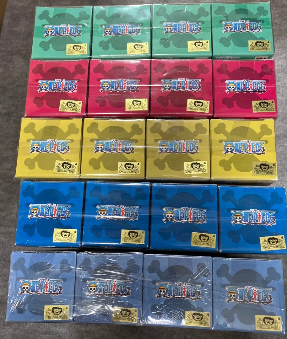 【超美品、未開封】ワンピースワールドコレクタブルフィギュア まとめて80体