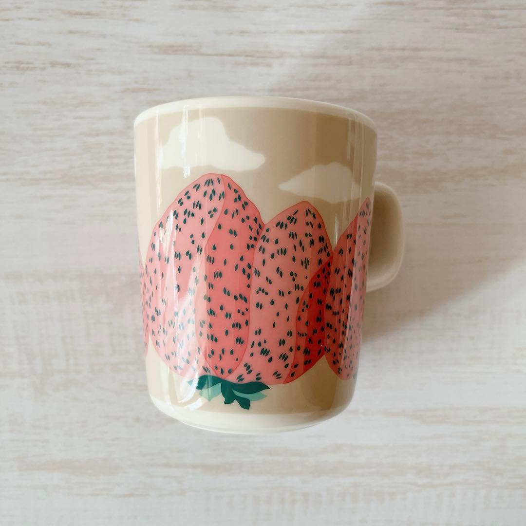 ♡2025 マリメッコ　マンシッカヴォレット プレート　マグカップ　いちご山