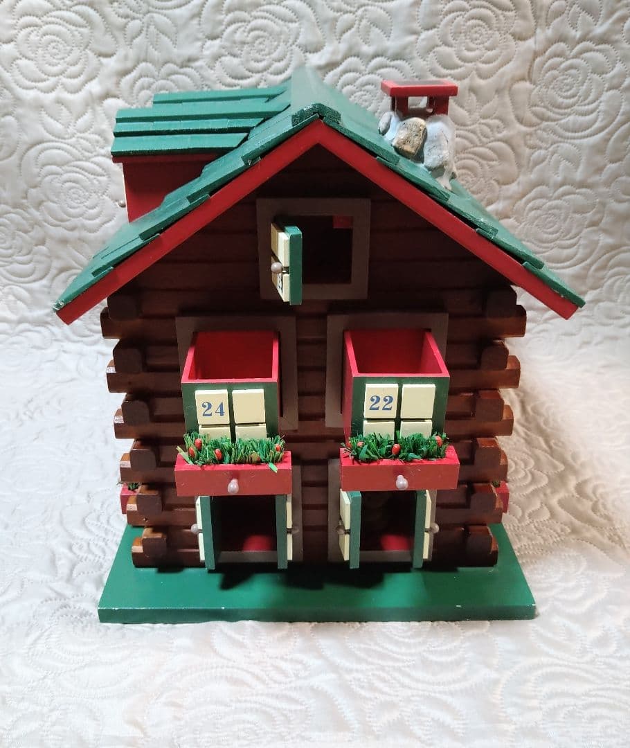 木製ハウス型小物入れ　置物