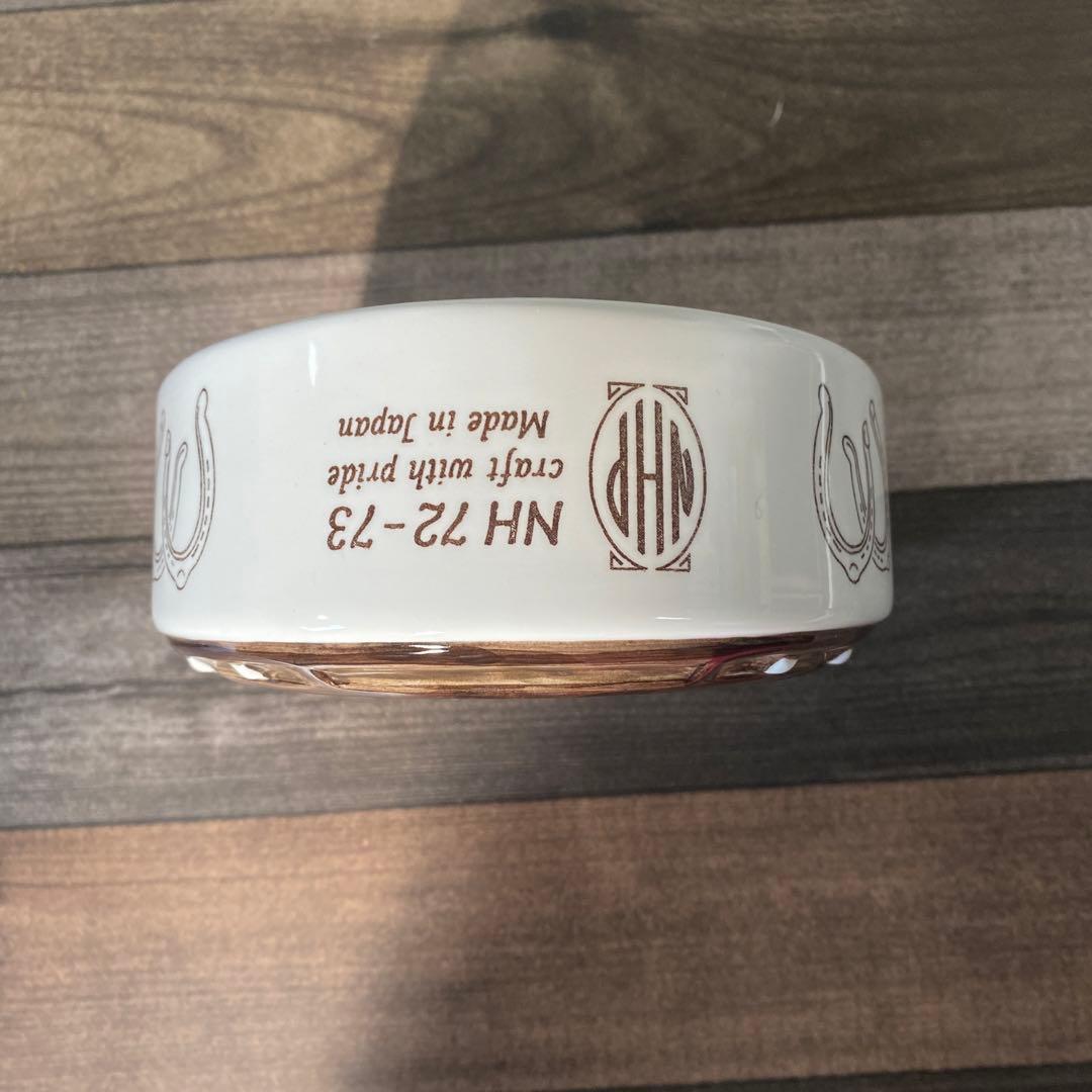 ネイバーフットの灰皿、小物入れです。