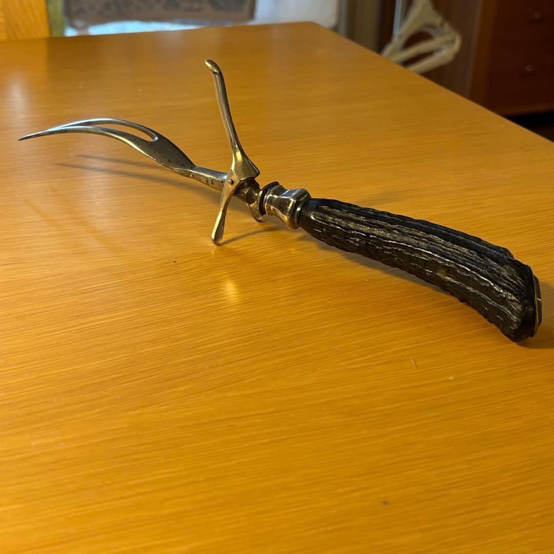 イギリス　アンティーク　スターリングシルバー　鹿角ハンドル カービングフォーク
