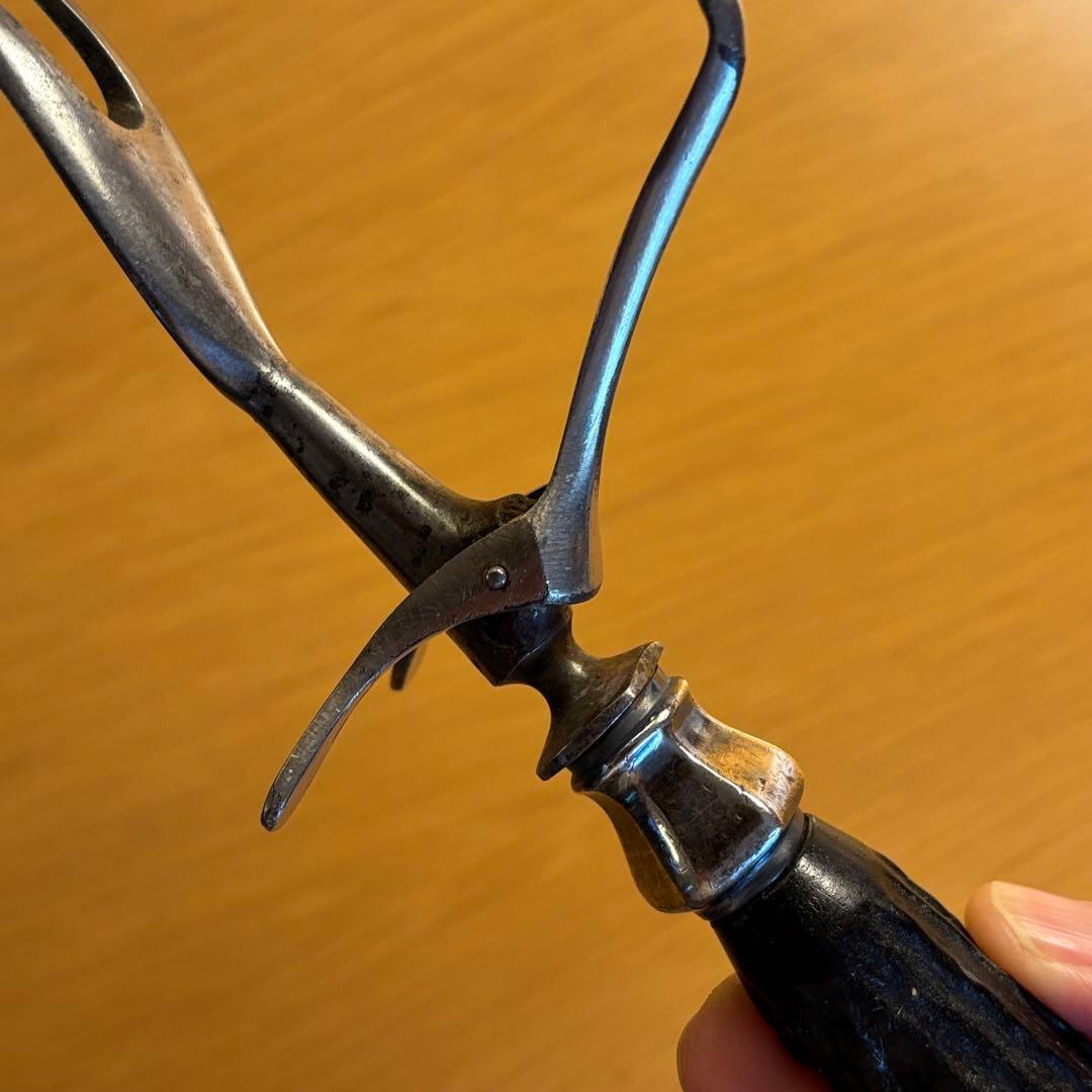 イギリス　アンティーク　スターリングシルバー　鹿角ハンドル カービングフォーク