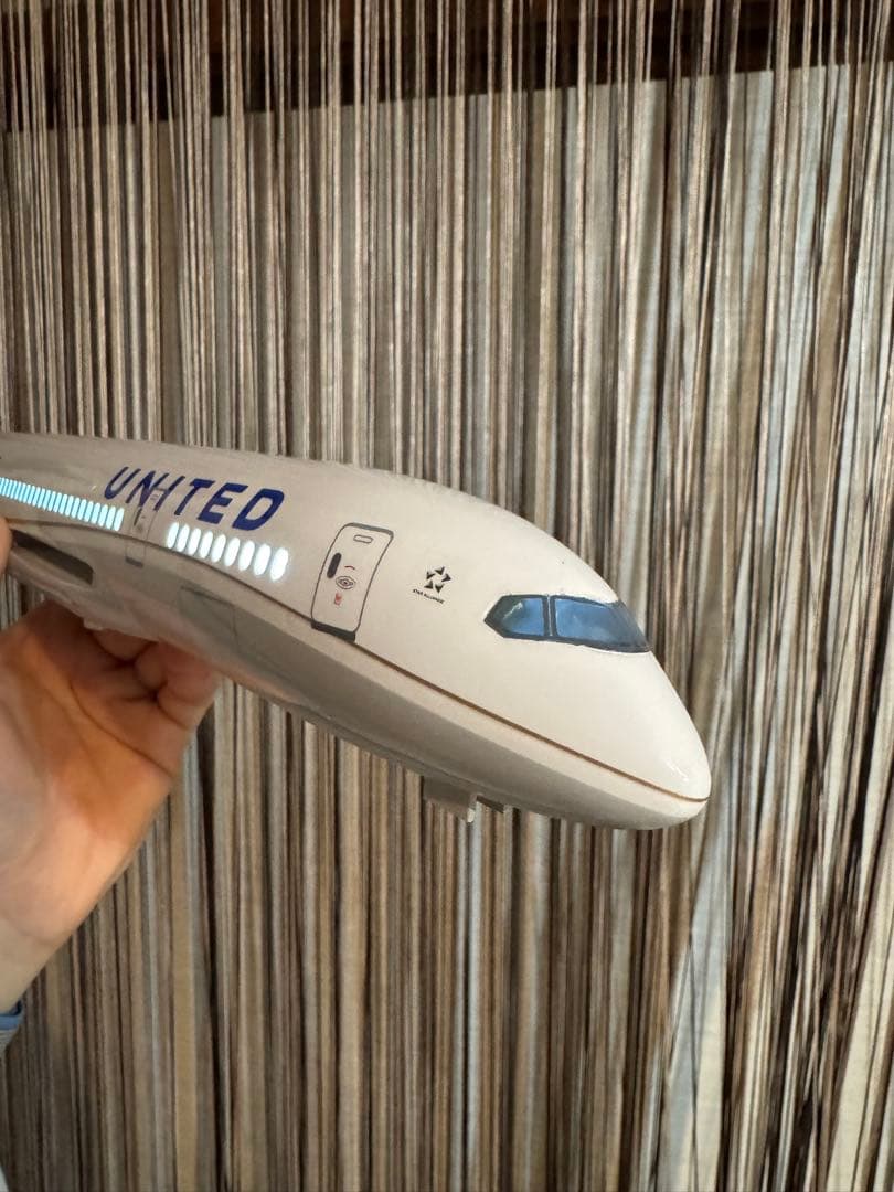 ユナイテッド航空 Boeing 787 精密モデル LED搭載 46cm