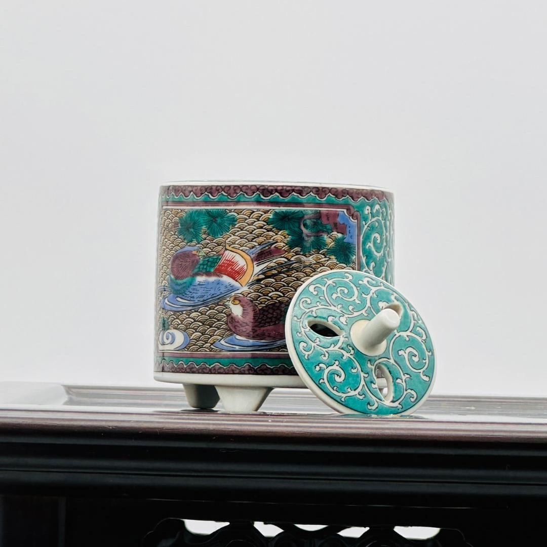 T 香炉と花台一式　九谷焼　晴谷名　色絵　唐草模様　花鳥鶴雉松梅　目出度図