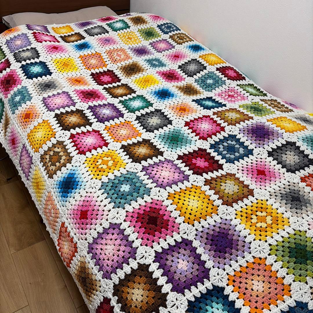 ハンドメイド　グラニークスエア モチーフ　ベットカバー　マルチカバー　コットン