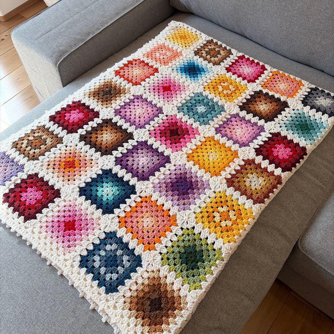 ハンドメイド　グラニークスエア モチーフ　ベットカバー　マルチカバー　コットン