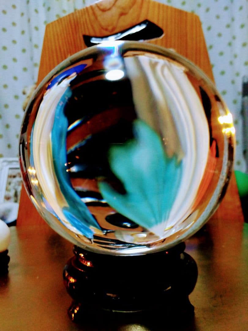 超綺麗＆超希少.特大.水晶玉の置物直径13センチ位..2段式台座