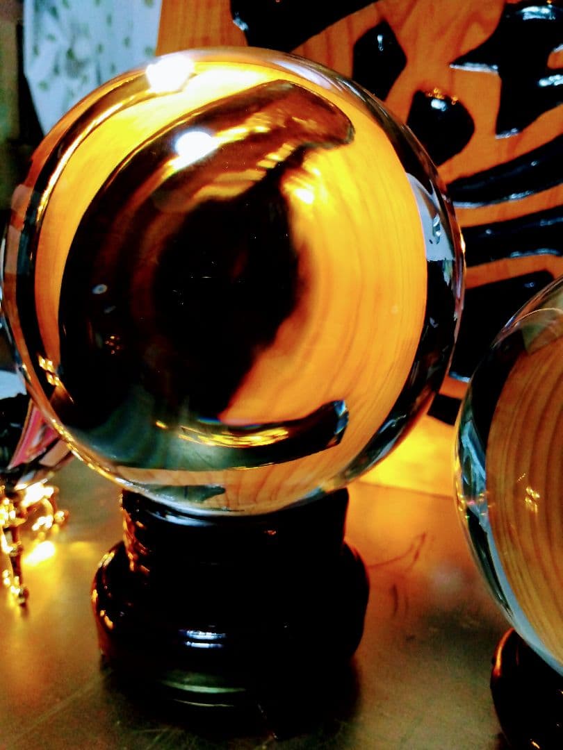 超綺麗＆超希少.特大.水晶玉の置物直径13センチ位..2段式台座