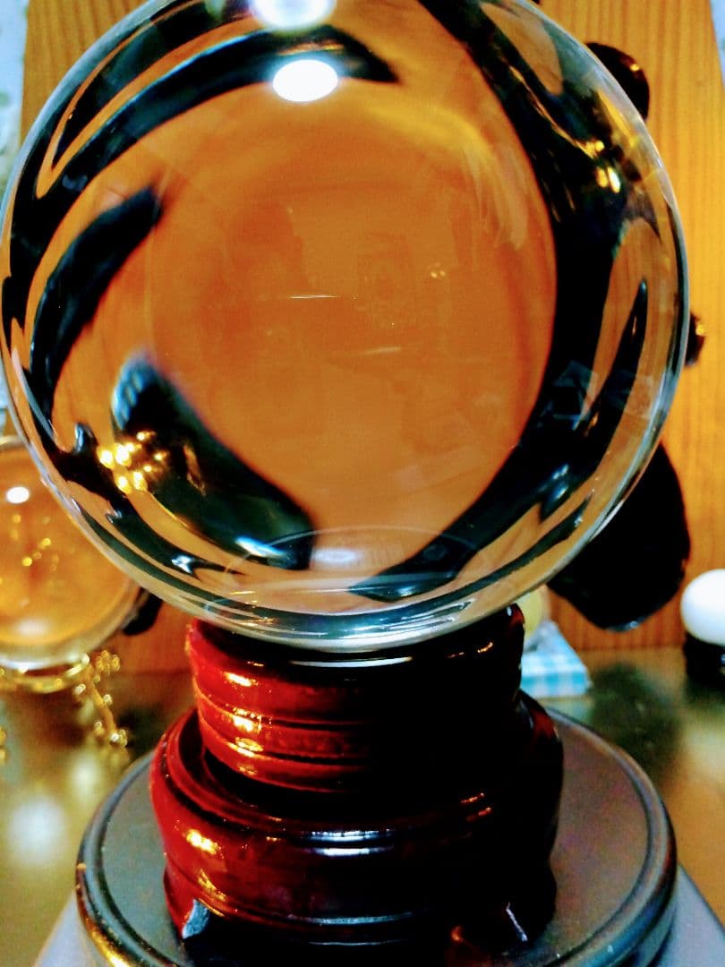 超綺麗＆超希少.特大.水晶玉の置物直径13センチ位..2段式台座