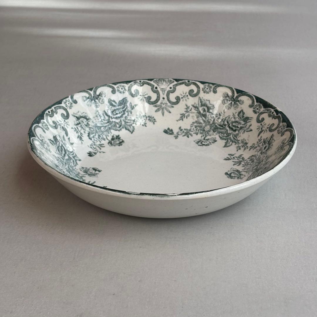 希少 フランスアンティーク ボルドー窯 グリーンの花絵 が美しい深皿B