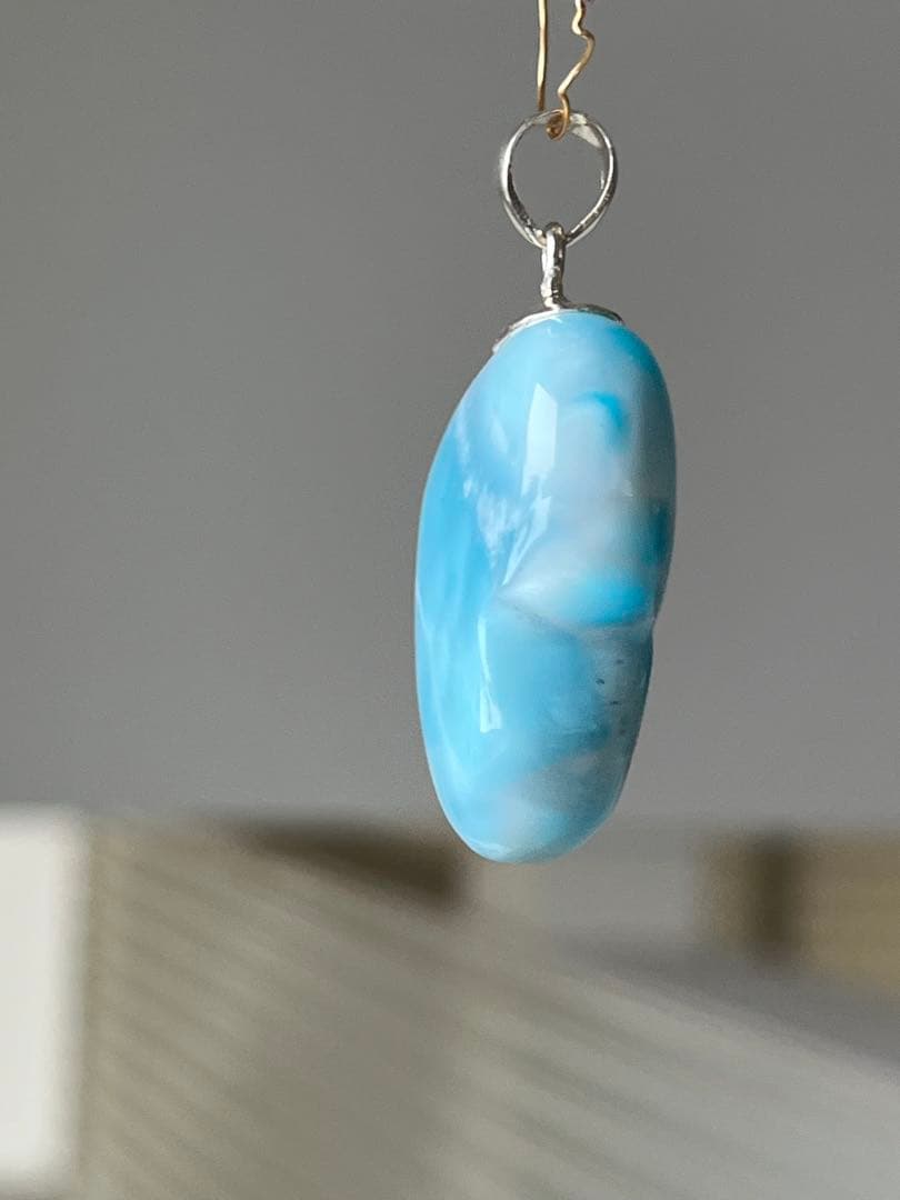 天然石☆高品質！ラリマー☆横向きハート型ペンダントップ☆模様